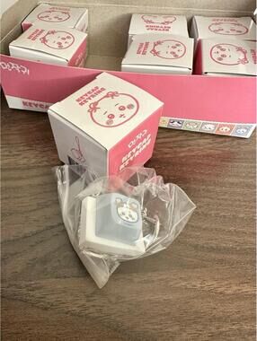 Authentic Nagano Market Chiikawa Light Up Keycap Clicker Keyring Kani